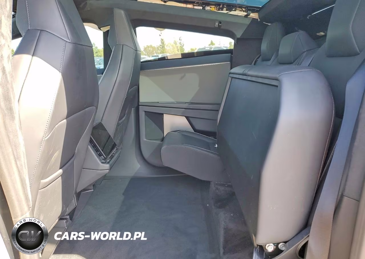 2024 Tesla Cybertruck VIN:7G2CEHEE3RA035674 - 10