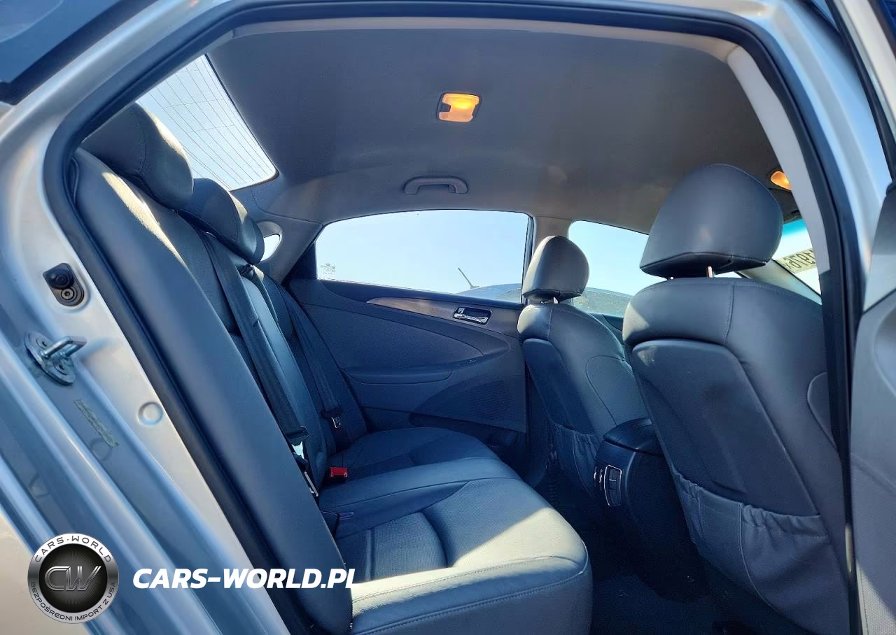 2012 Hyundai Sonata Hybrid VIN:KMHEC4A45CA031244 - 10
