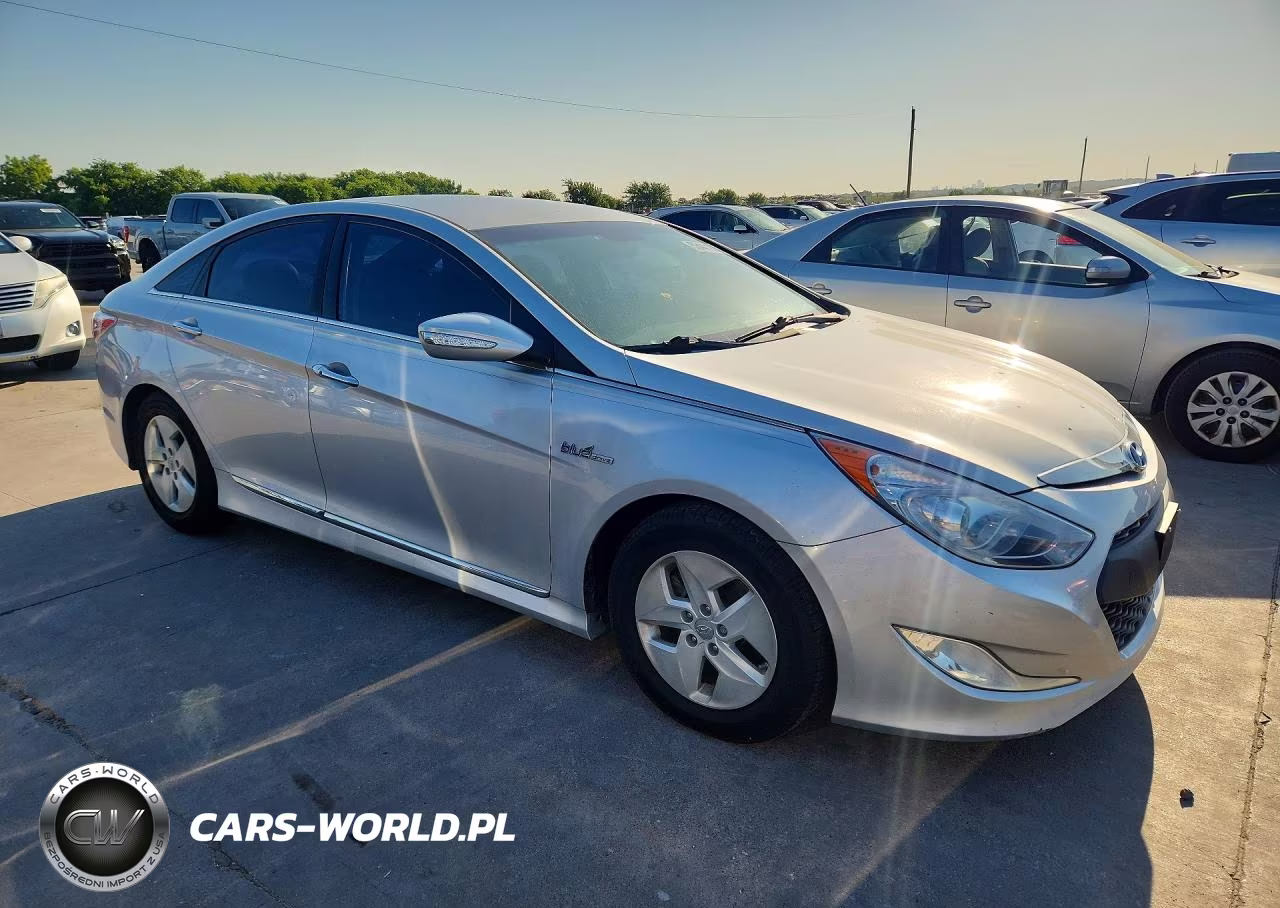 2012 Hyundai Sonata Hybrid VIN:KMHEC4A45CA031244 - 4