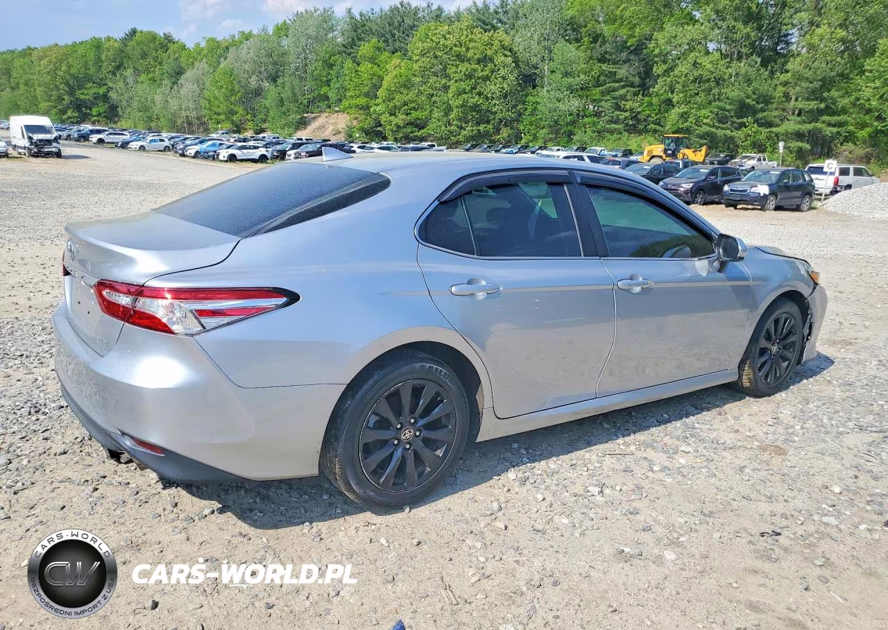 2020 Toyota Camry Le VIN:4T1C11AK4LU961127 - 3