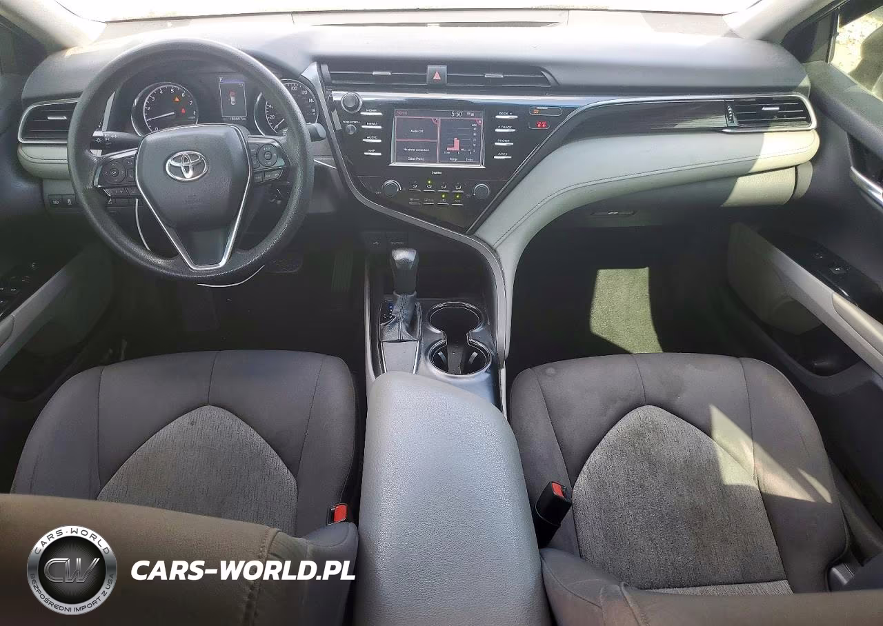 2020 Toyota Camry Le VIN:4T1C11AK4LU961127 - 8