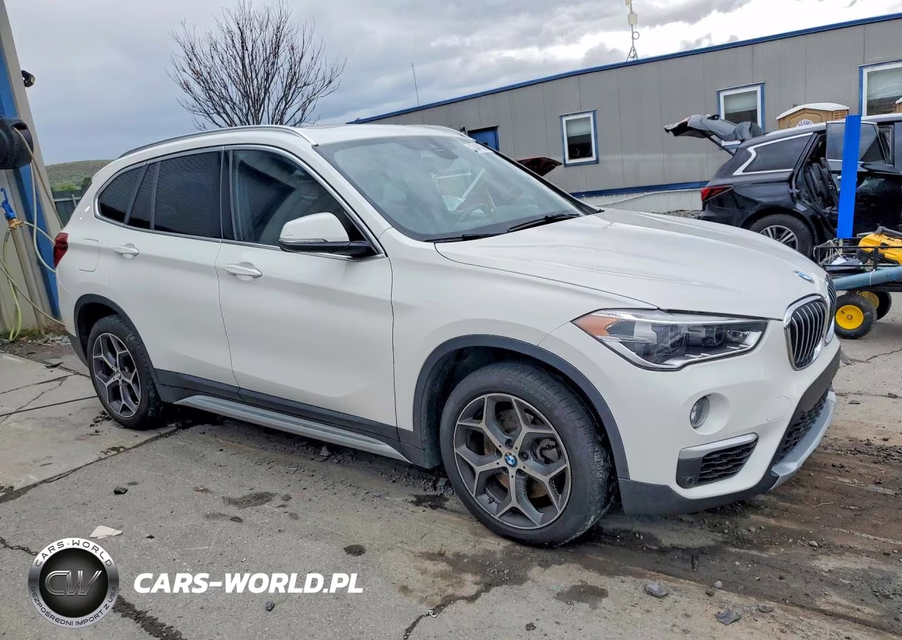 2019 BMW X1 xDrive28I VIN:WBXHT3C51K5L90294 - 4