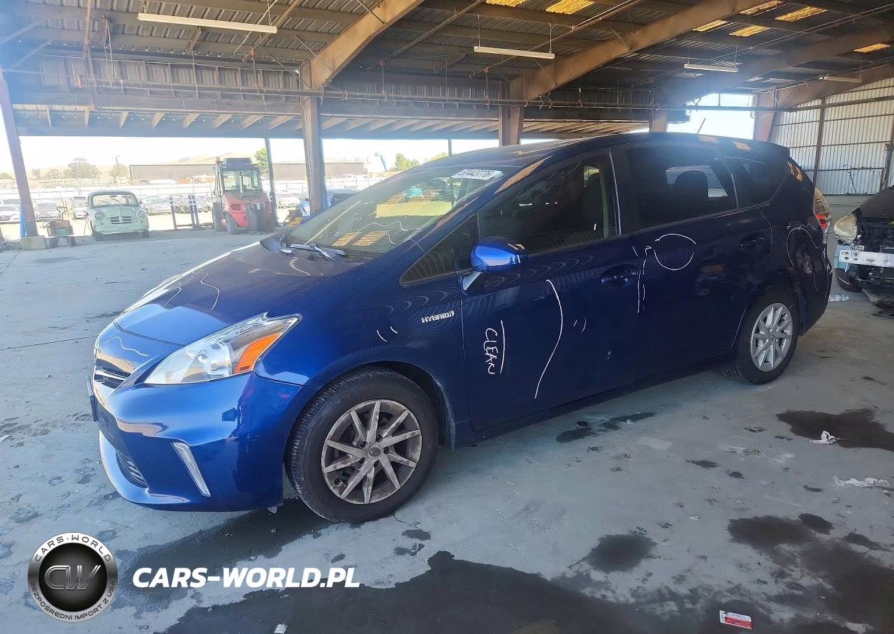 2014 Toyota Prius V Three – zdjęcie 1 z 12