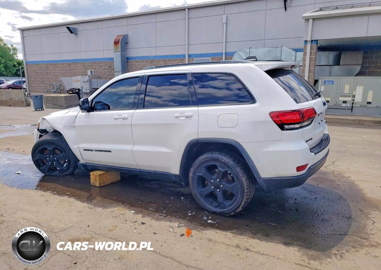 2018 Jeep Grand Cherokee Laredo VIN:1C4RJFAG3JC467223 - 2