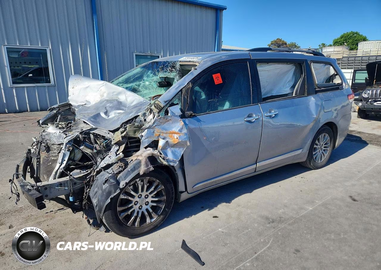 2013 Toyota Sienna Xle 8-Passenger