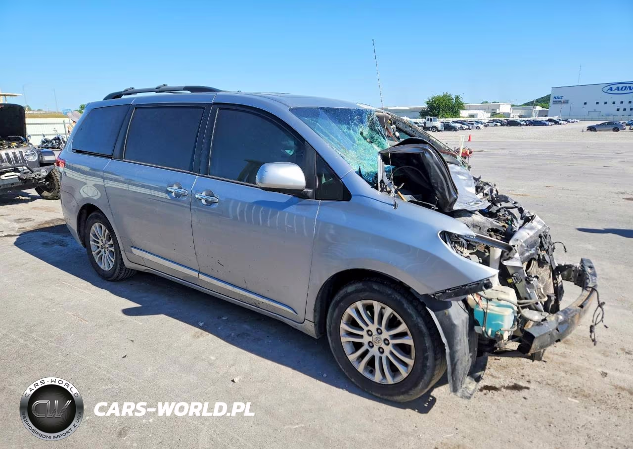 2013 Toyota Sienna Xle 8-Passenger VIN:5TDYK3DCXDS317371 - 4