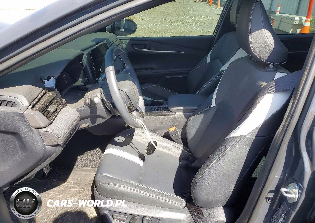 2025 Toyota Camry Se VIN:4T1DAACK2SU053985 - 7