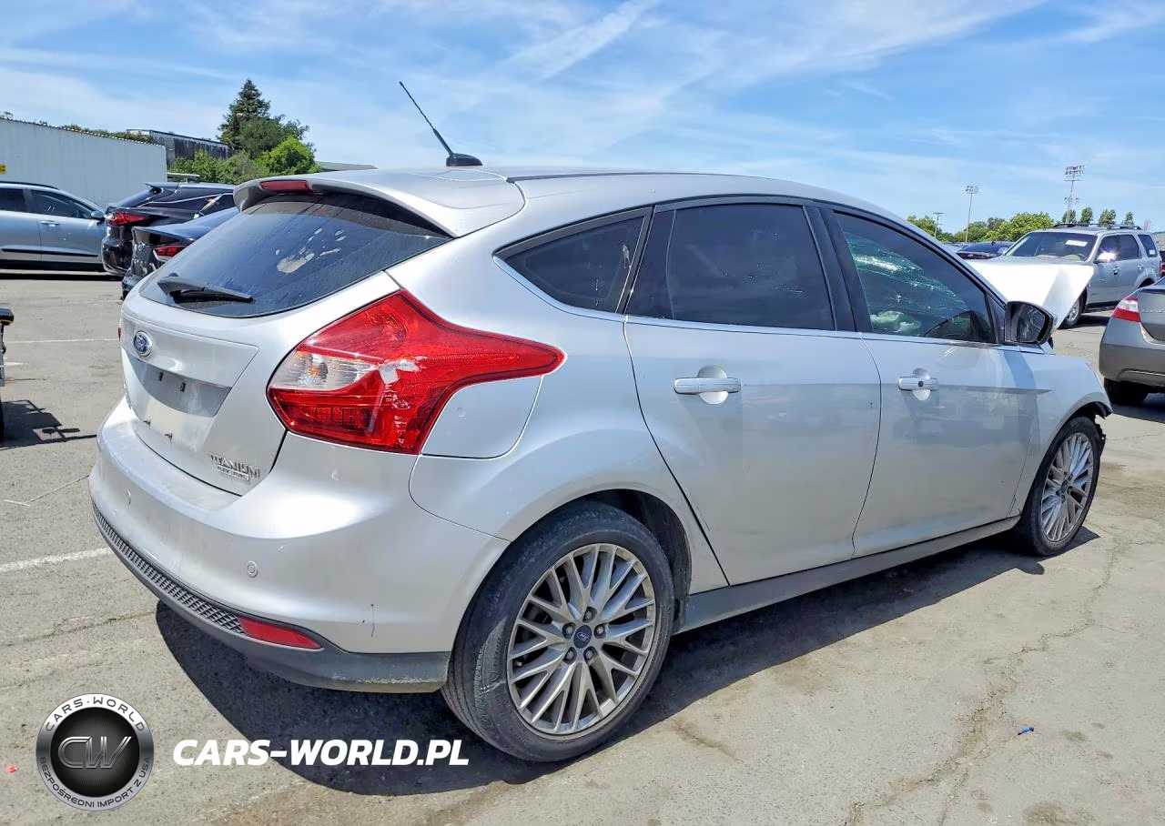 2013 Ford Focus Titanium VIN:1FADP3N24DL379216 - 3