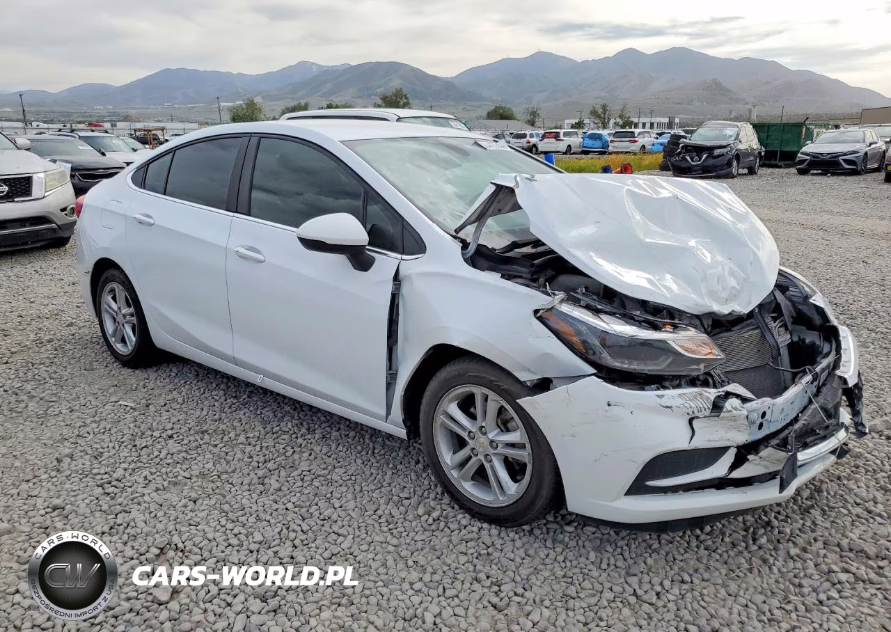 2018 Chevrolet Cruze Lt VIN:1G1BE5SMXJ7236972 - 4
