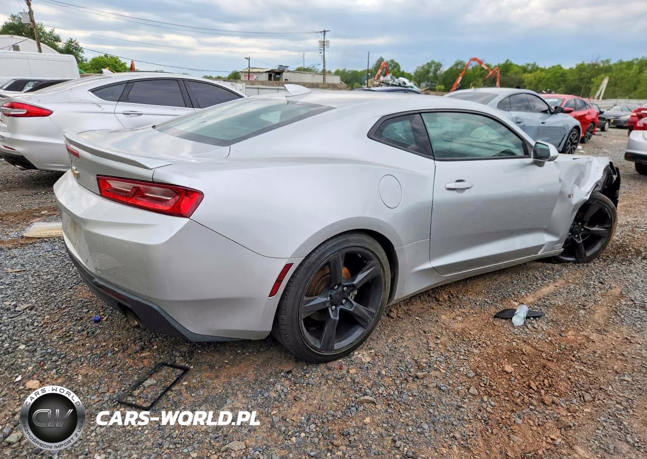 2018 Chevrolet Camaro Lt VIN:1G1FB1RS1J0101105 - 3