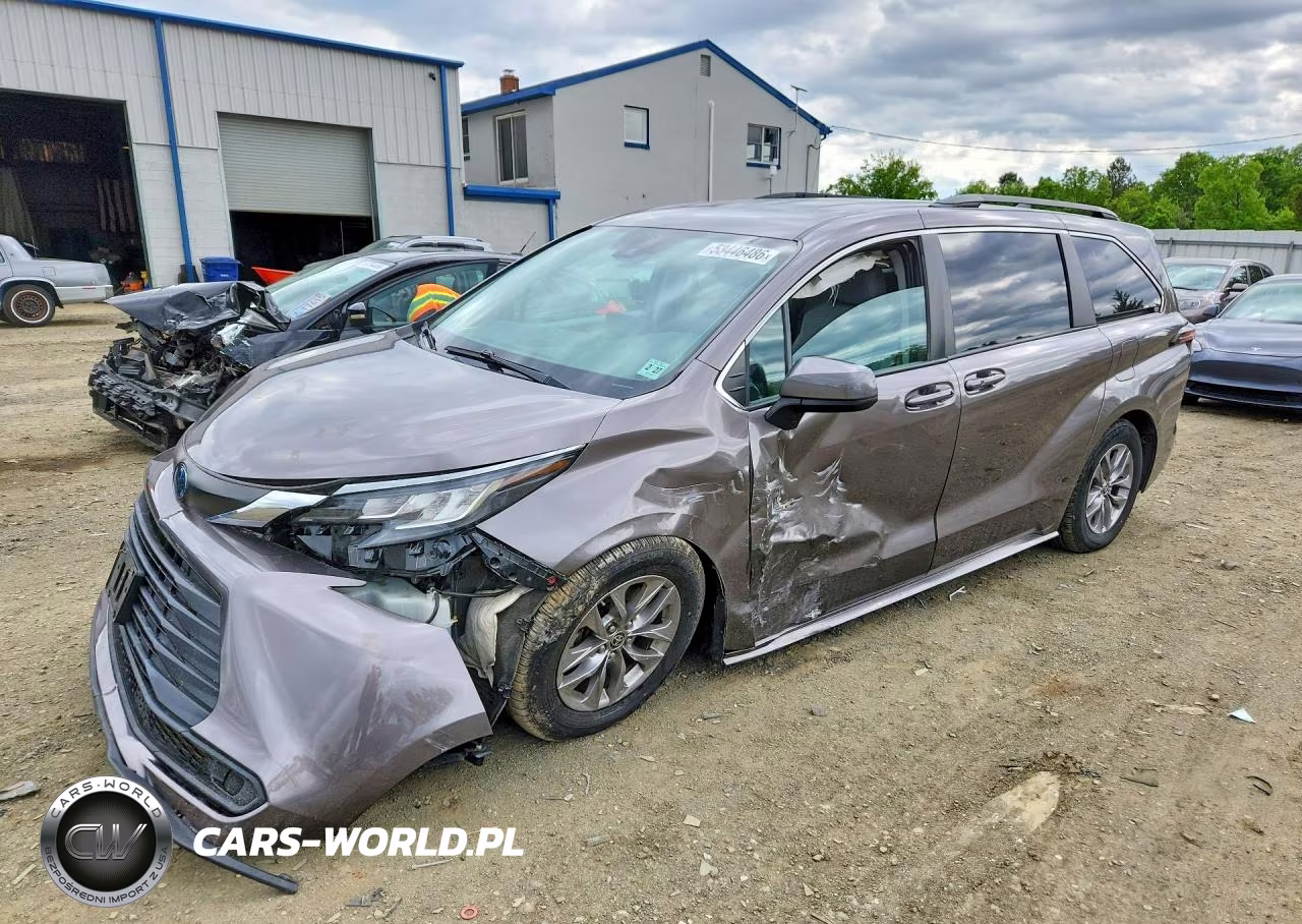 2022 Toyota Sienna Le – zdjęcie 1 z 13