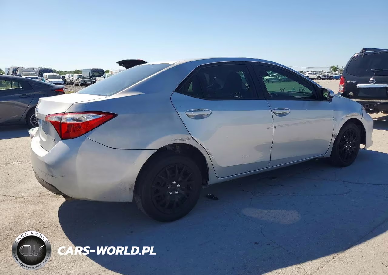 2017 Toyota Corolla Le VIN:5YFBURHE3HP727152 - 3