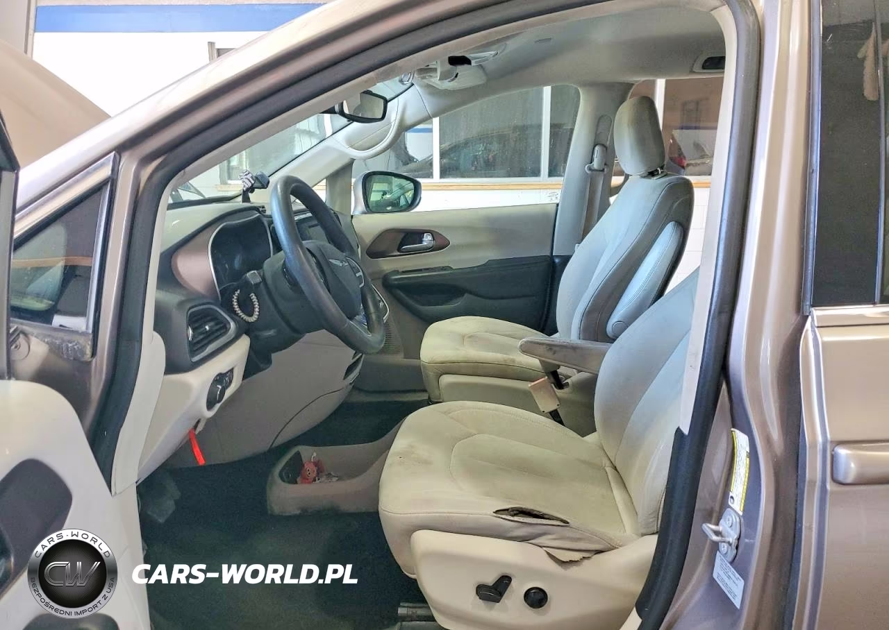 2017 Chrysler Pacifica Lx VIN:2C4RC1CG4HR635771 - 7