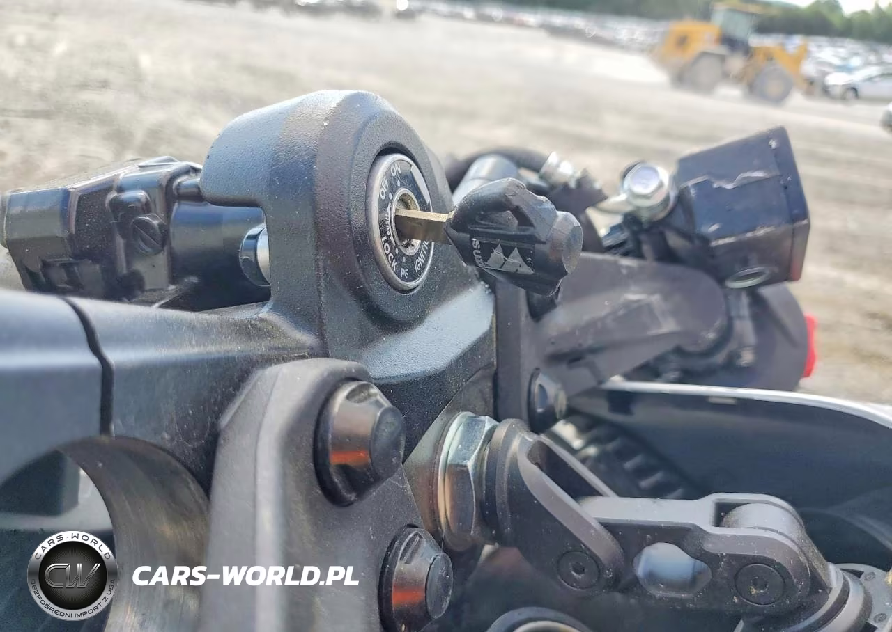 2024 Suzuki Gsx800 F VIN:JS1EM13B7R7100592 - 8