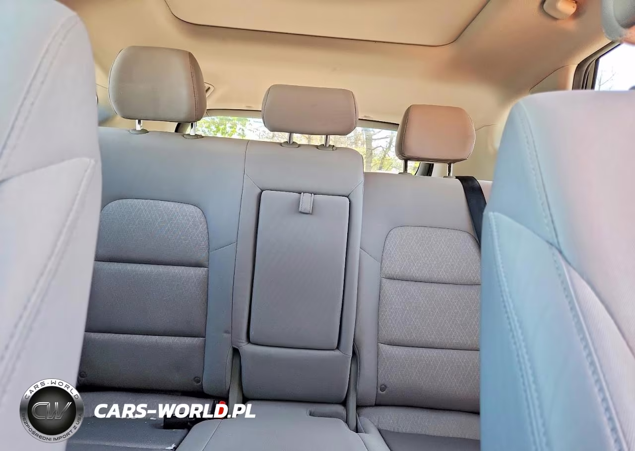 2018 Hyundai Tucson Value VIN:KM8J3CA2XJU796615 - 10