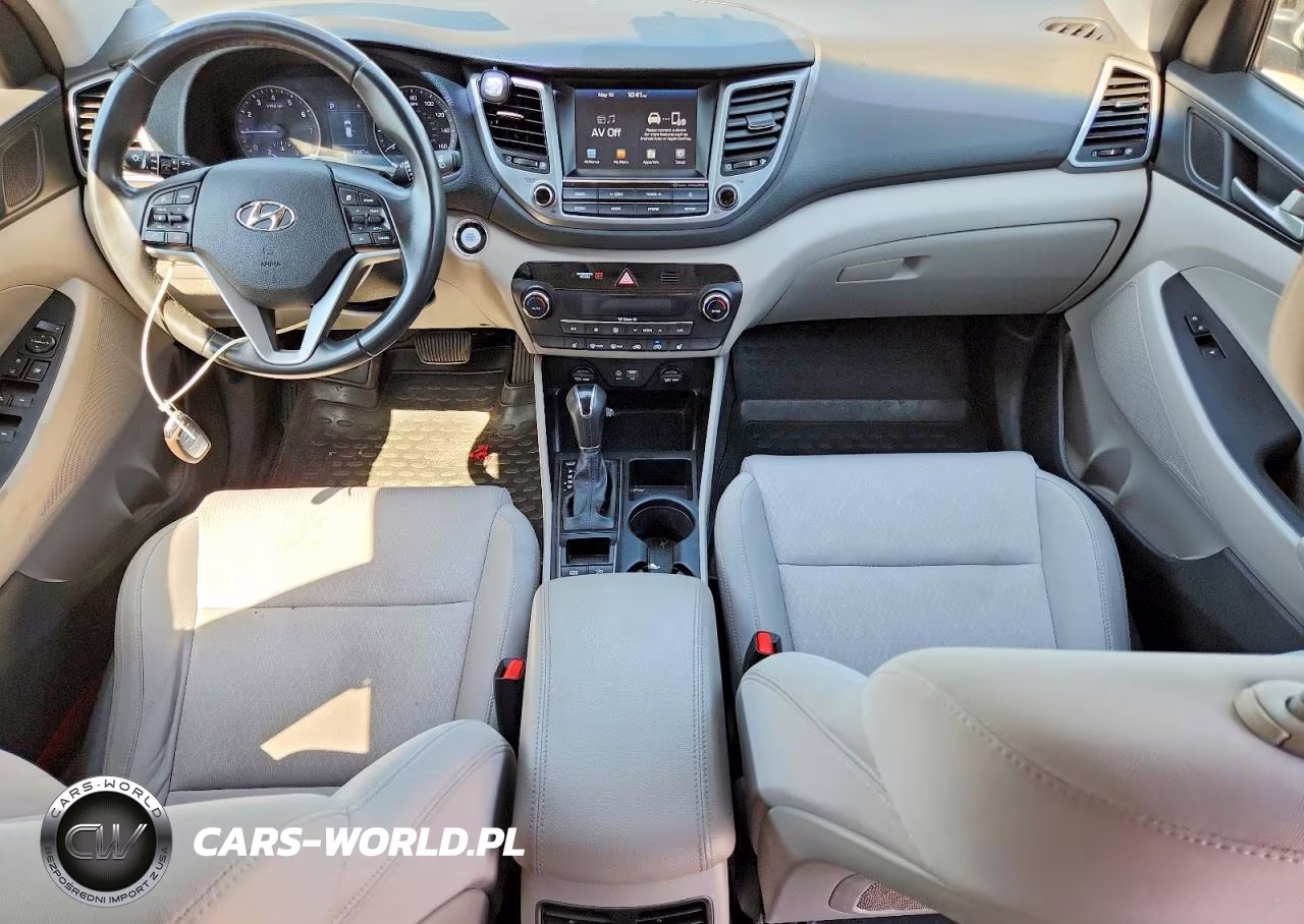 2018 Hyundai Tucson Value VIN:KM8J3CA2XJU796615 - 8