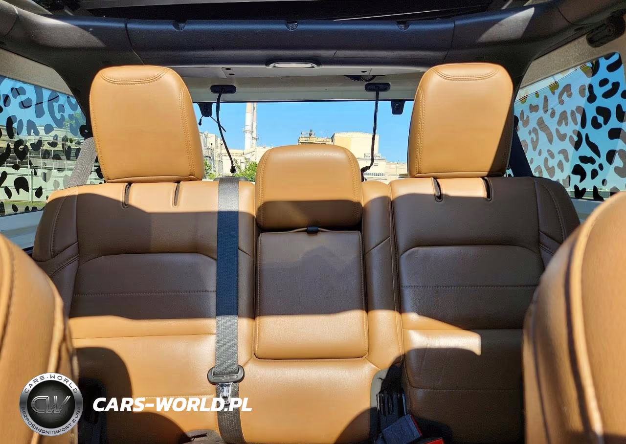 2020 Jeep Wrangler Unlimited Sahara VIN:1C4HJXEN6LW193673 - 10