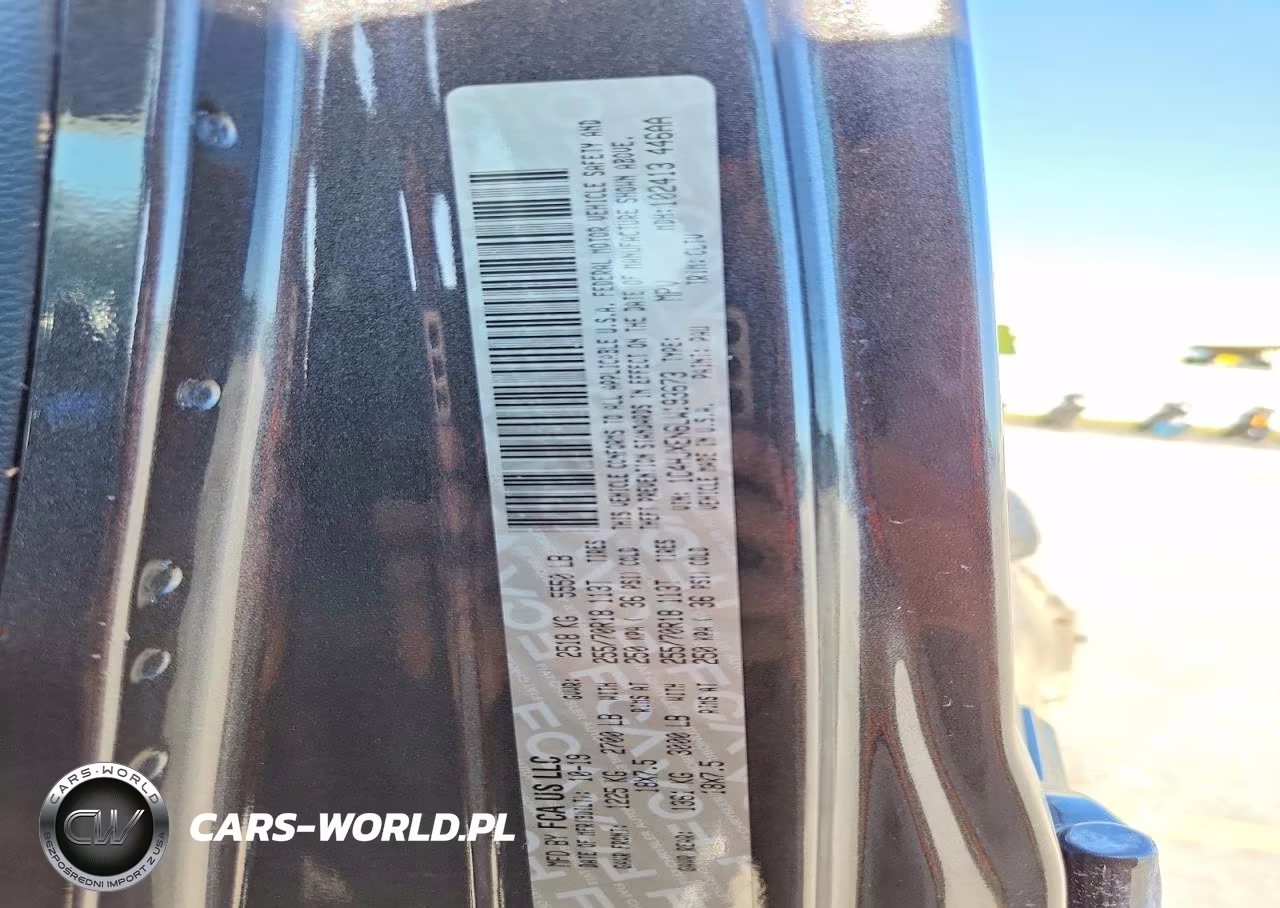 2020 Jeep Wrangler Unlimited Sahara VIN:1C4HJXEN6LW193673 - 14