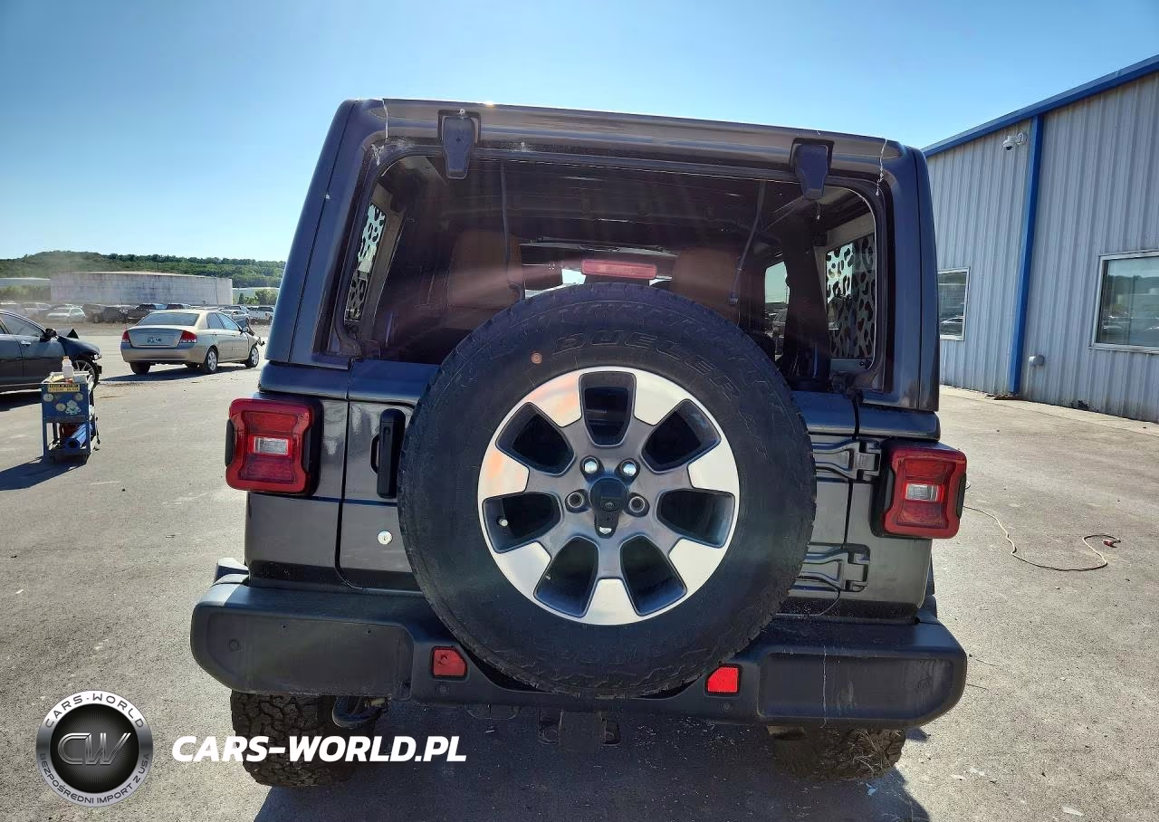 2020 Jeep Wrangler Unlimited Sahara VIN:1C4HJXEN6LW193673 - 6