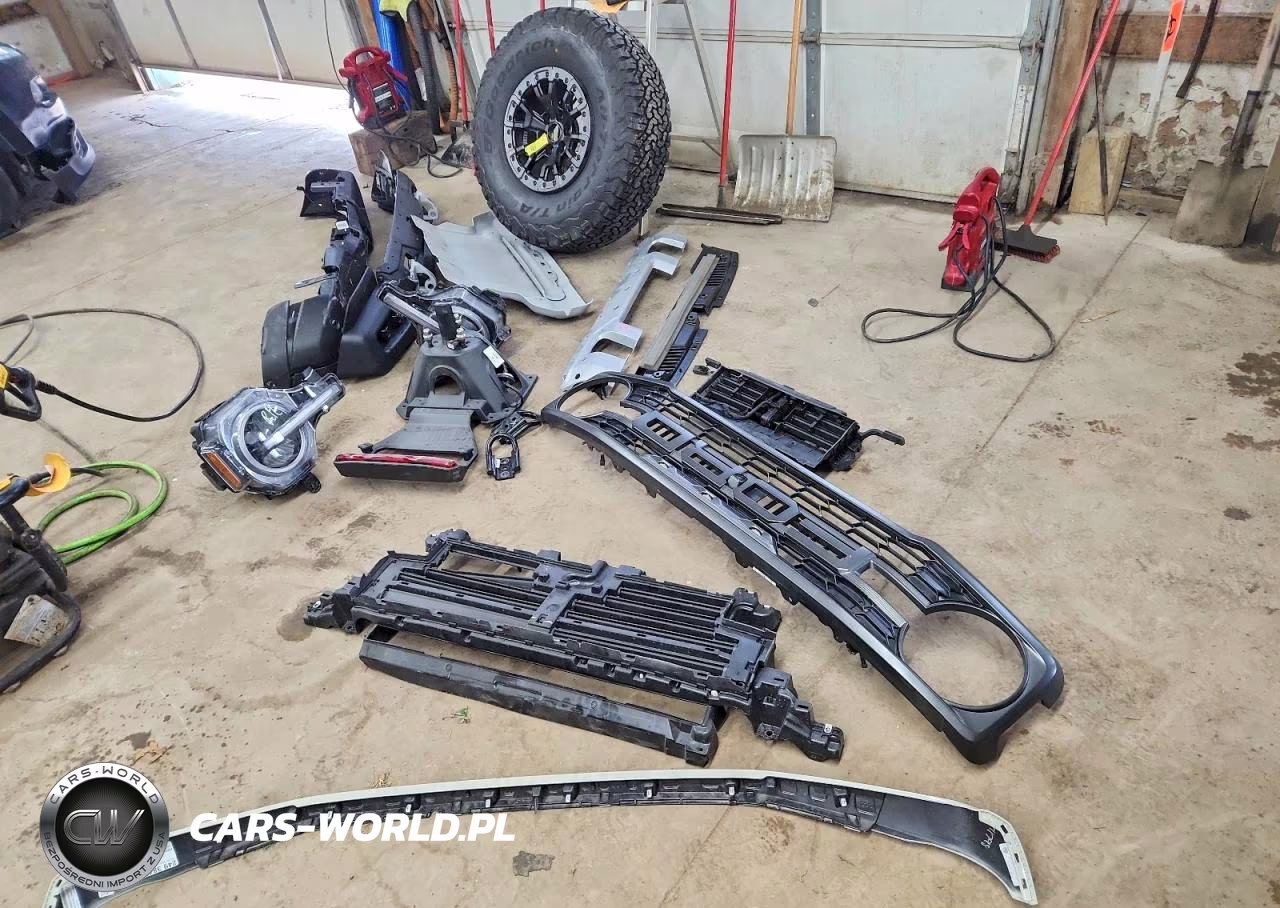 2025 Ford Bronco Raptor VIN:1FMEE0RR6SLB31150 - 12