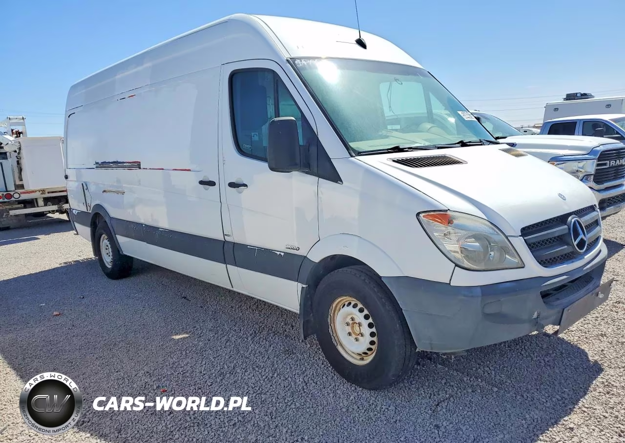 2011 Mercedes Benz Sprinter 2500 Delivery Van VIN:WD3PE8CB9B5606408 - 4