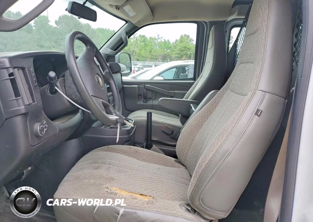 2017 Chevrolet Express G2500 VIN:1GCWGAFF9H1244923 - 7