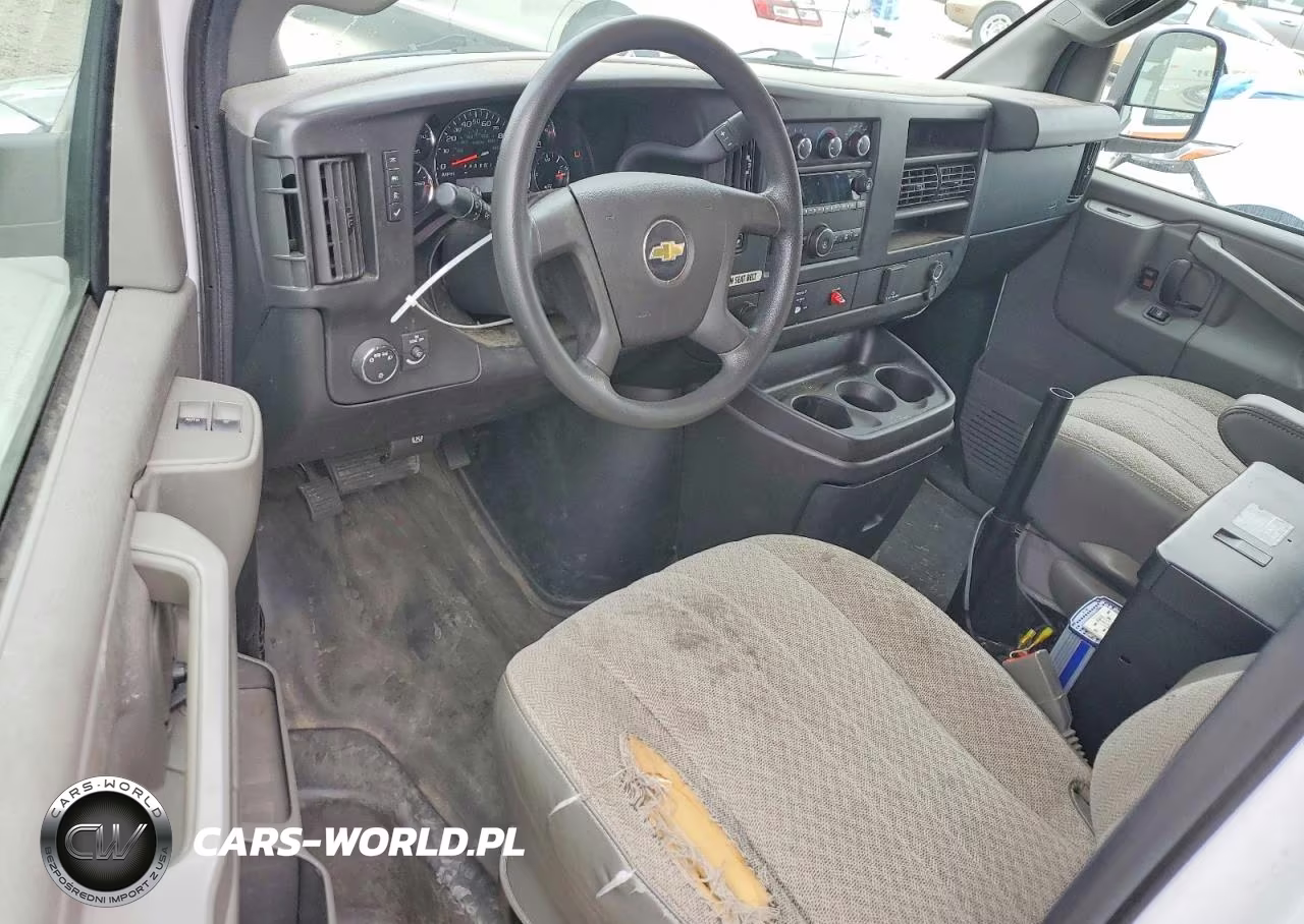 2017 Chevrolet Express G2500 VIN:1GCWGAFF9H1244923 - 8