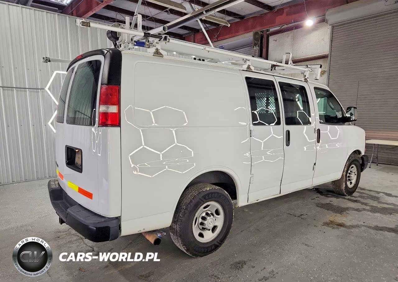 2017 Chevrolet Express G2500 VIN:1GCWGAFF8H1266315 - 3