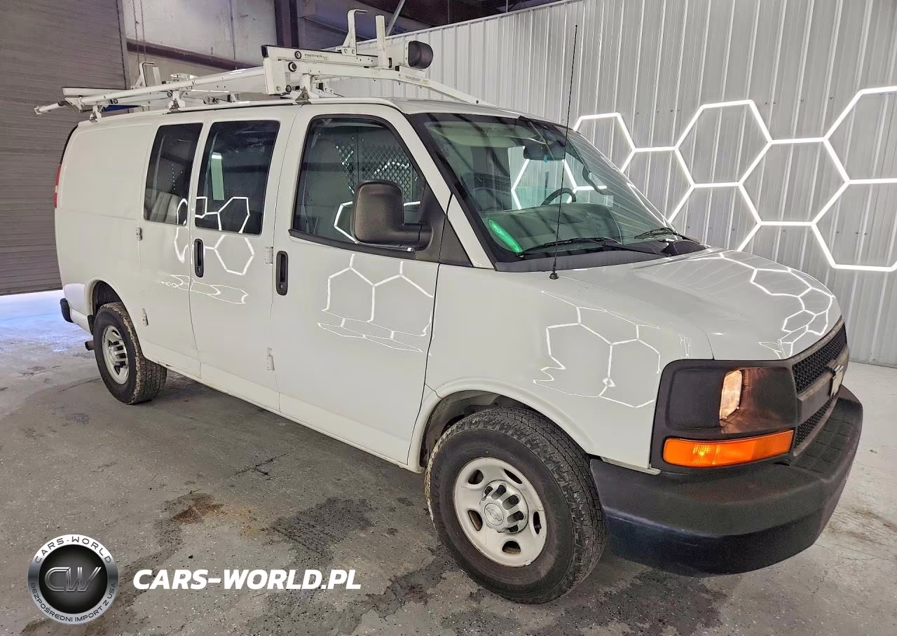 2017 Chevrolet Express G2500 VIN:1GCWGAFF8H1266315 - 4