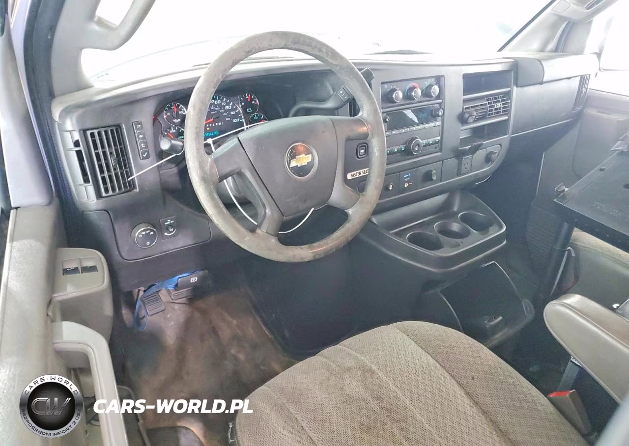 2017 Chevrolet Express G2500 VIN:1GCWGAFF8H1266315 - 8