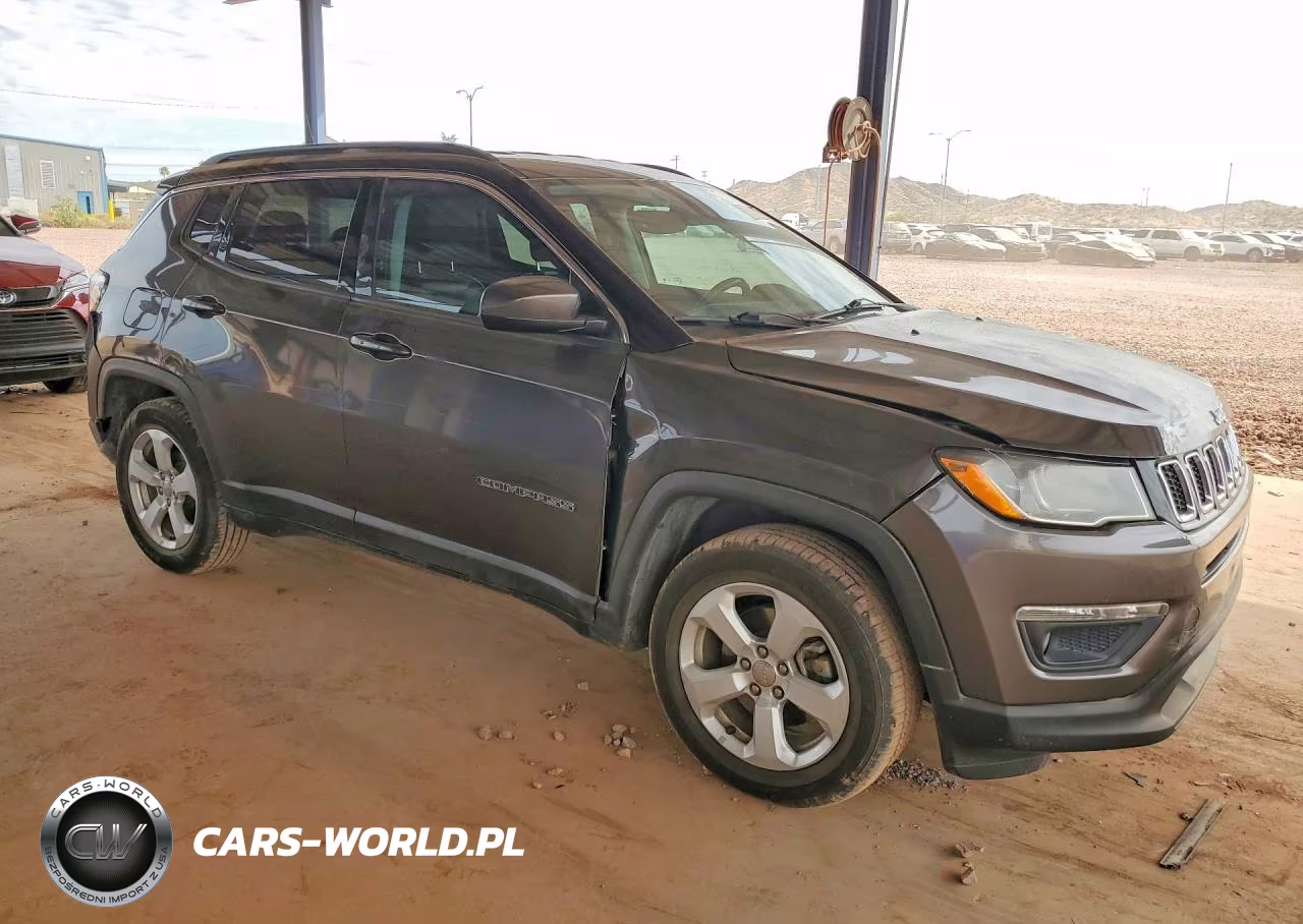 2018 Jeep Compass Latitude VIN:3C4NJCBB2JT368610 - 4