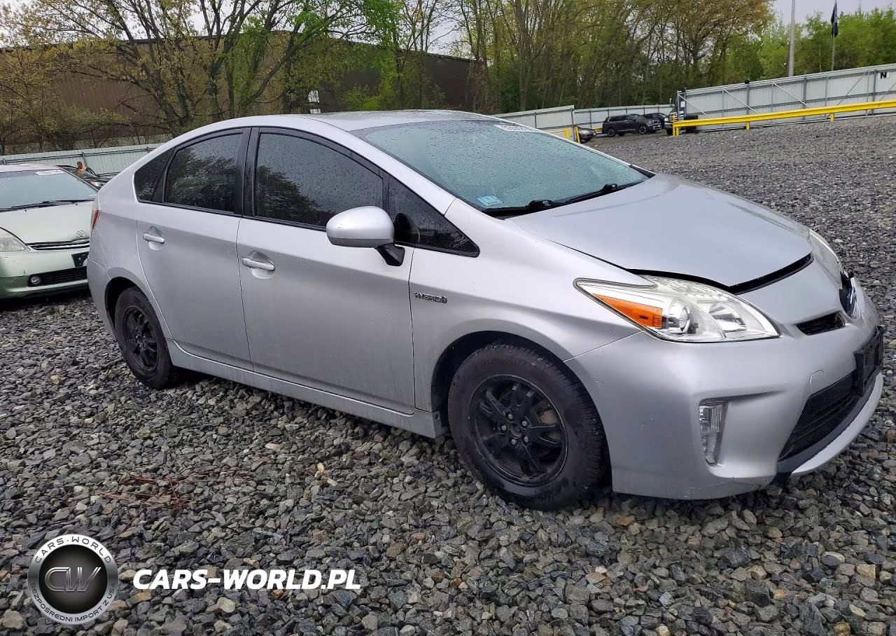 2013 Toyota Prius Two VIN:JTDKN3DU7D5598797 - 4