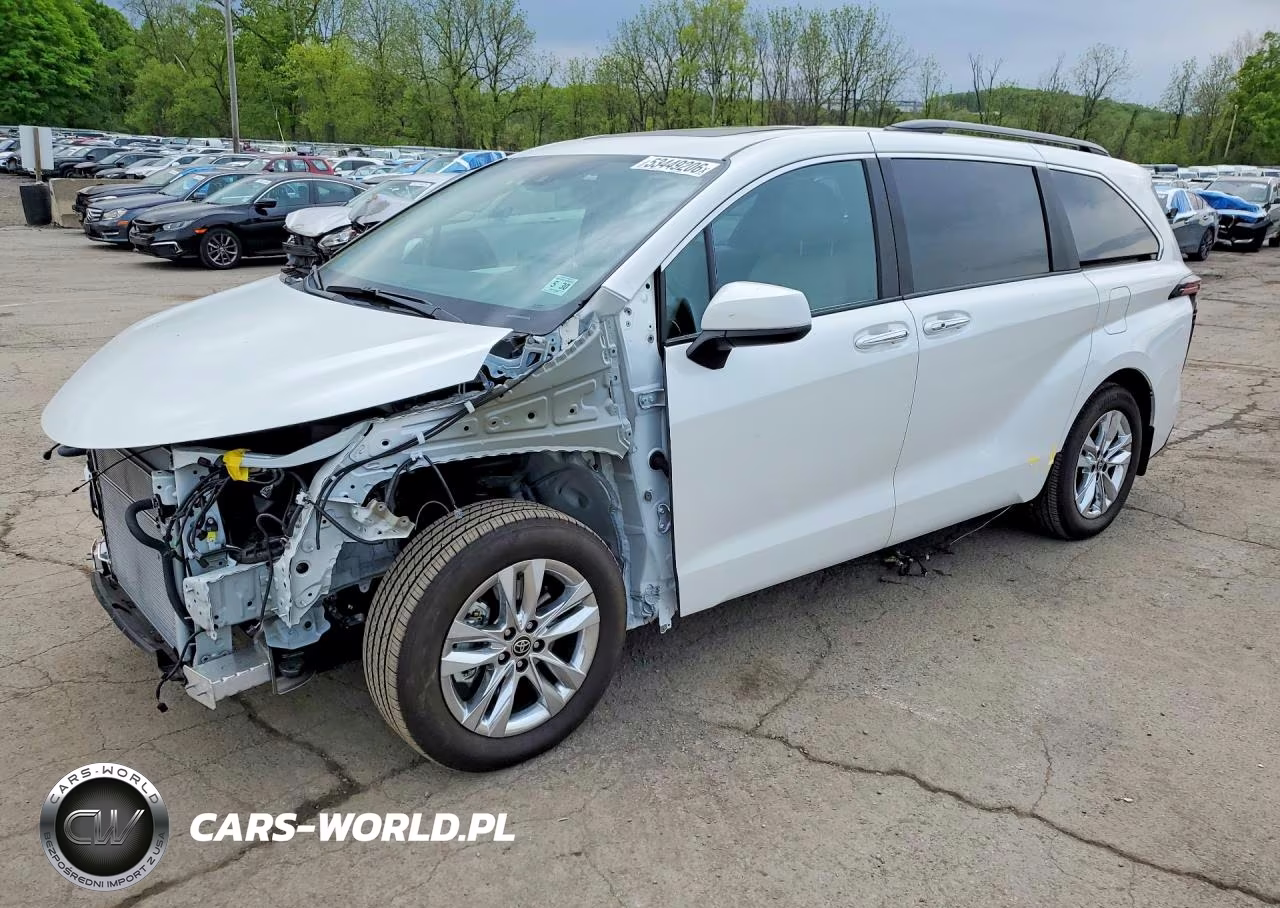 2025 Toyota Sienna Xle 7-Passenger