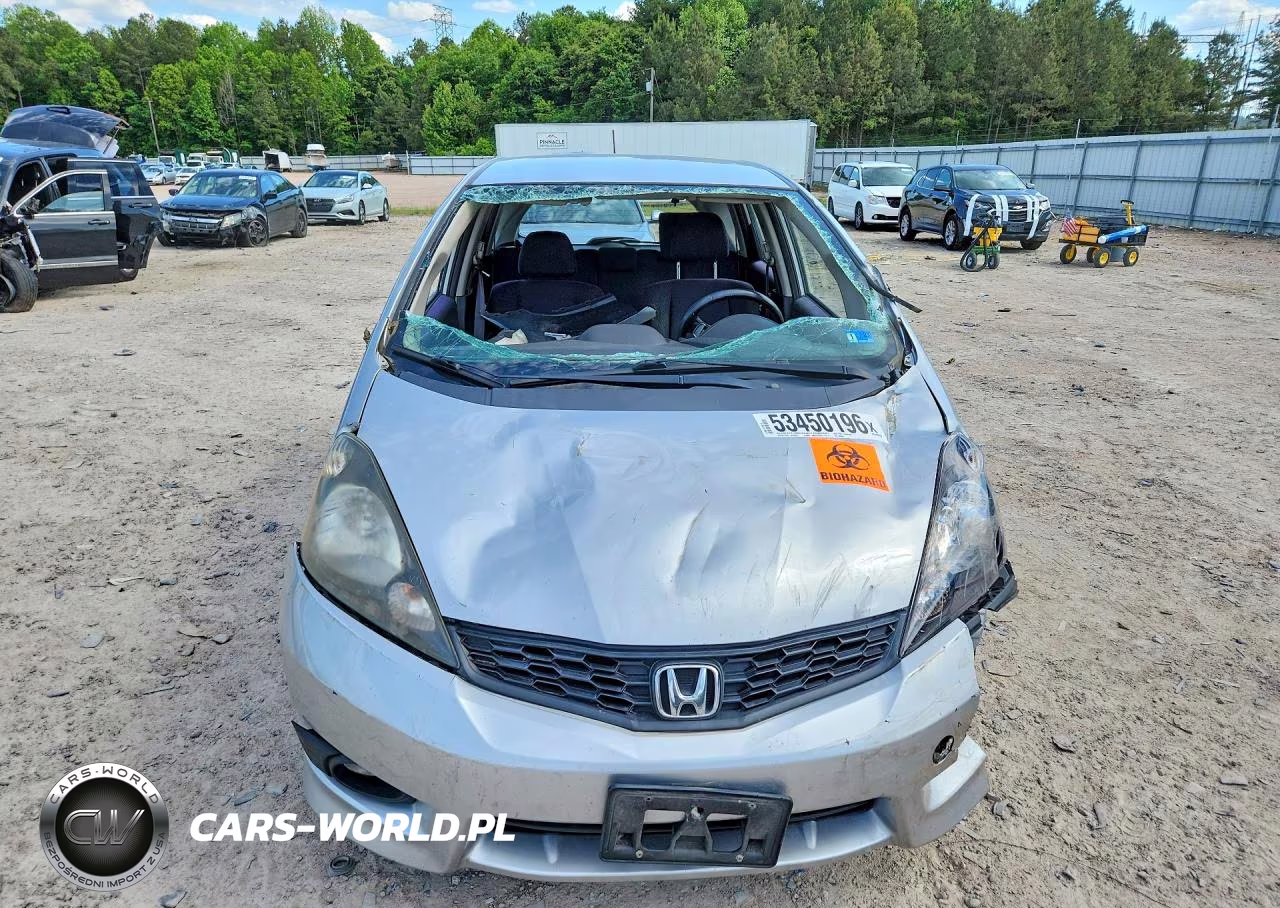 2013 Honda Fit Sport VIN:JHMGE8H59DC029840 - 5