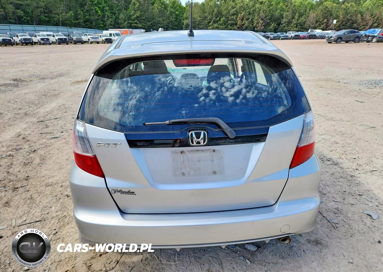 2013 Honda Fit Sport VIN:JHMGE8H59DC029840 - 6