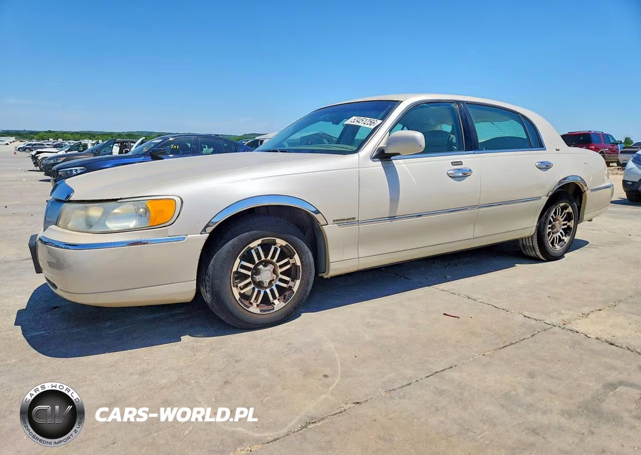 2000 Lincoln Town Car Cartier