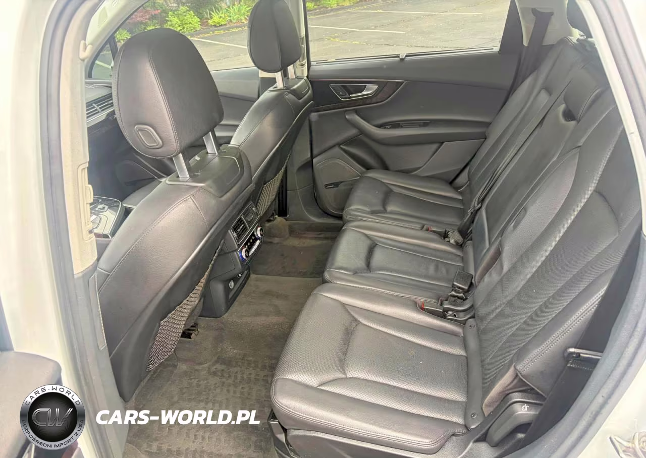2018 Audi Q7 Prestige VIN:WA1VAAF79JD035539 - 9