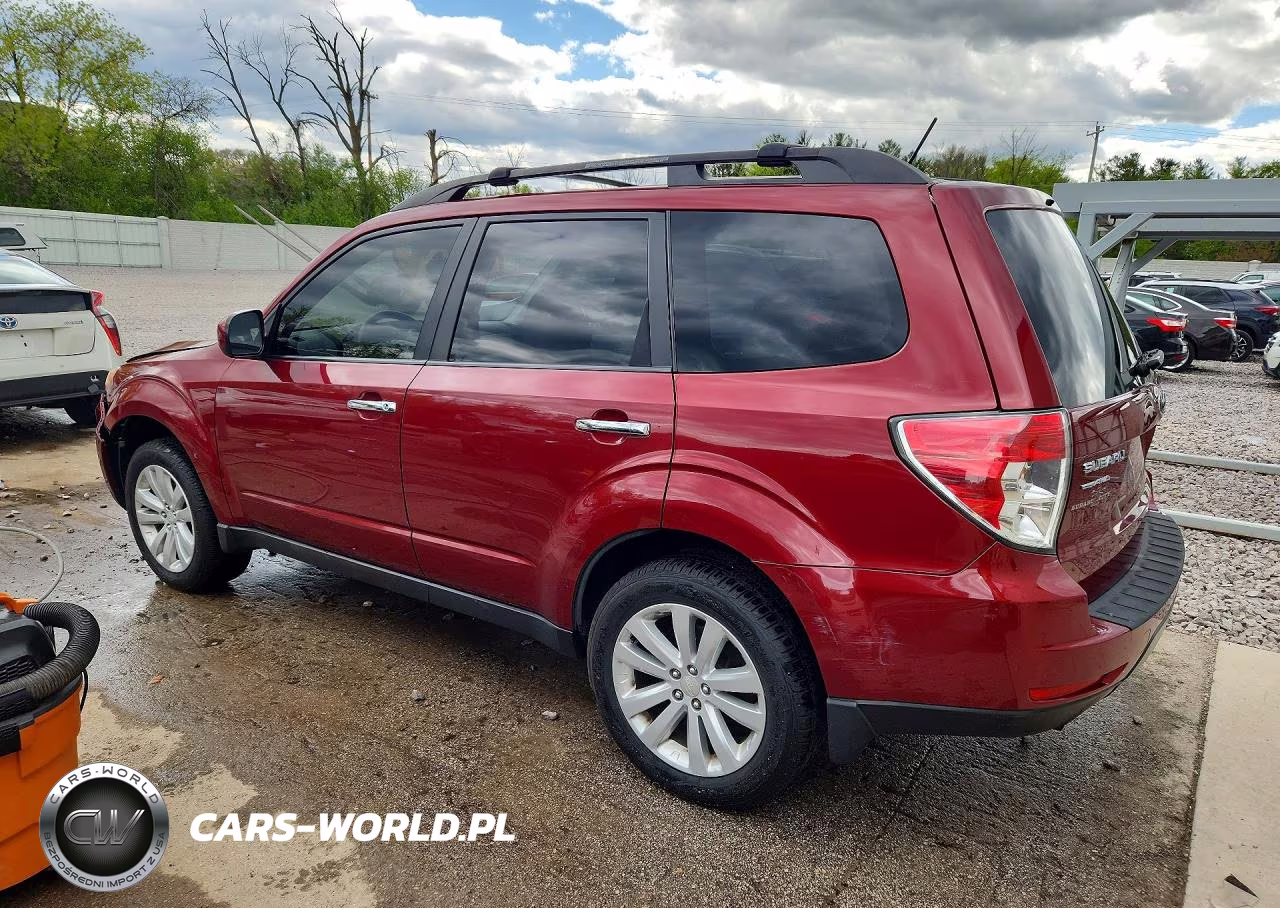 2011 Subaru Forester 2.5X Premium VIN:JF2SHADC2BH733619 - 2