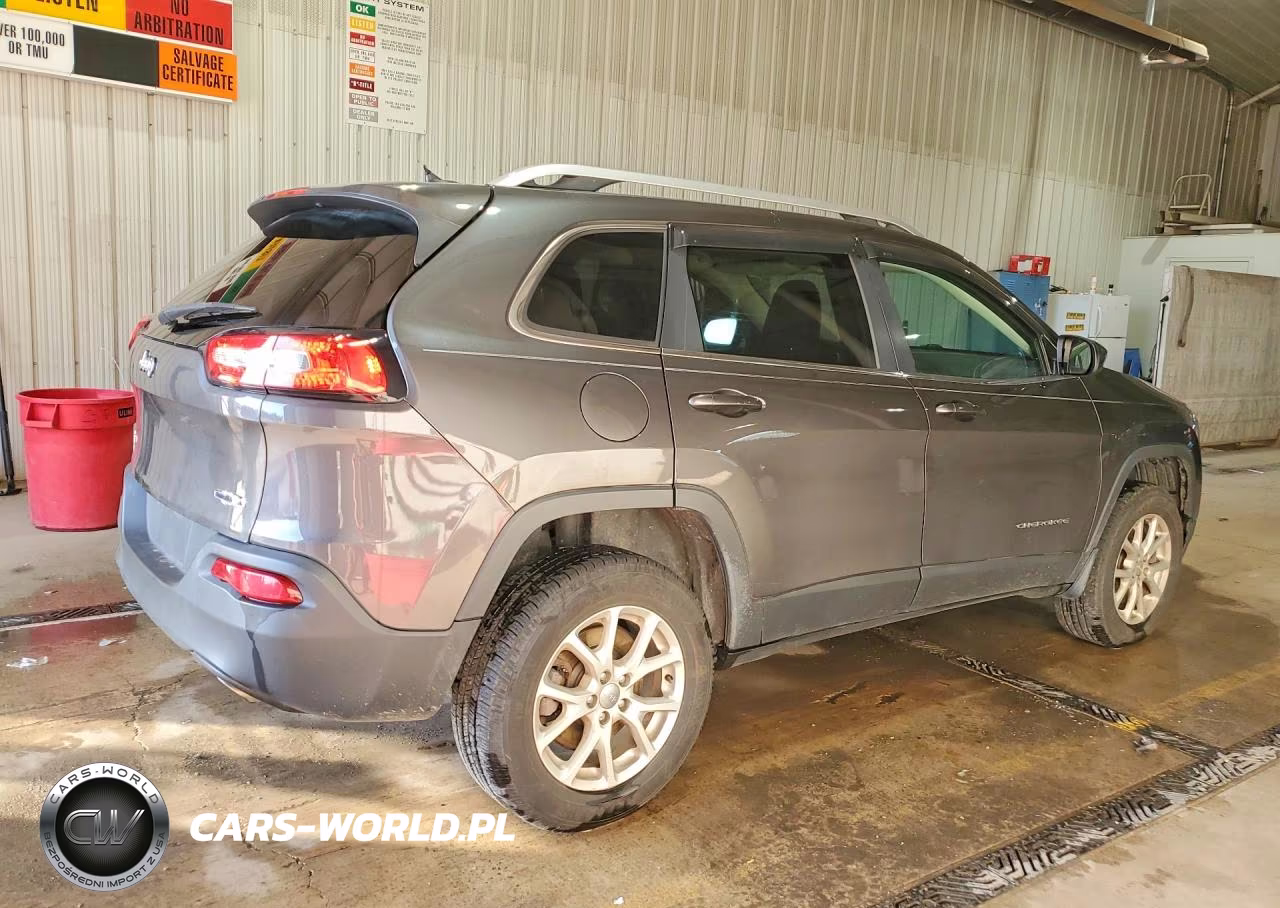 2014 Jeep Cherokee Latitude VIN:1C4PJMCS3EW226652 - 3