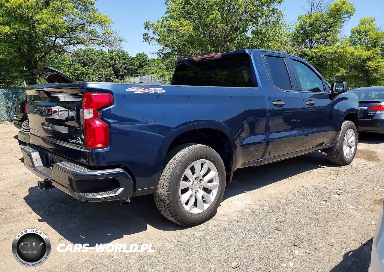 2021 Chevrolet Silverado K1500 Custom VIN:1GCRYBEK6MZ219682 - 3