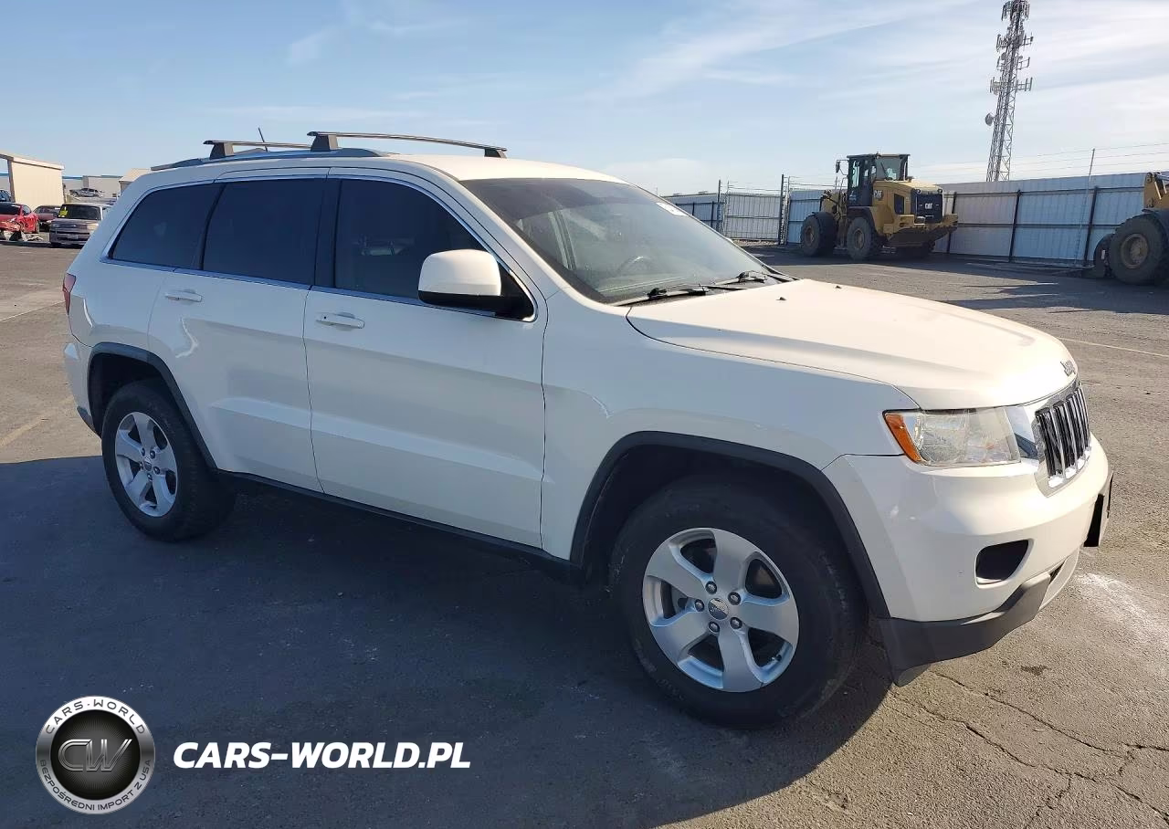 2012 Jeep Grand Cherokee Laredo VIN:1C4RJFAG2CC123806 - 4