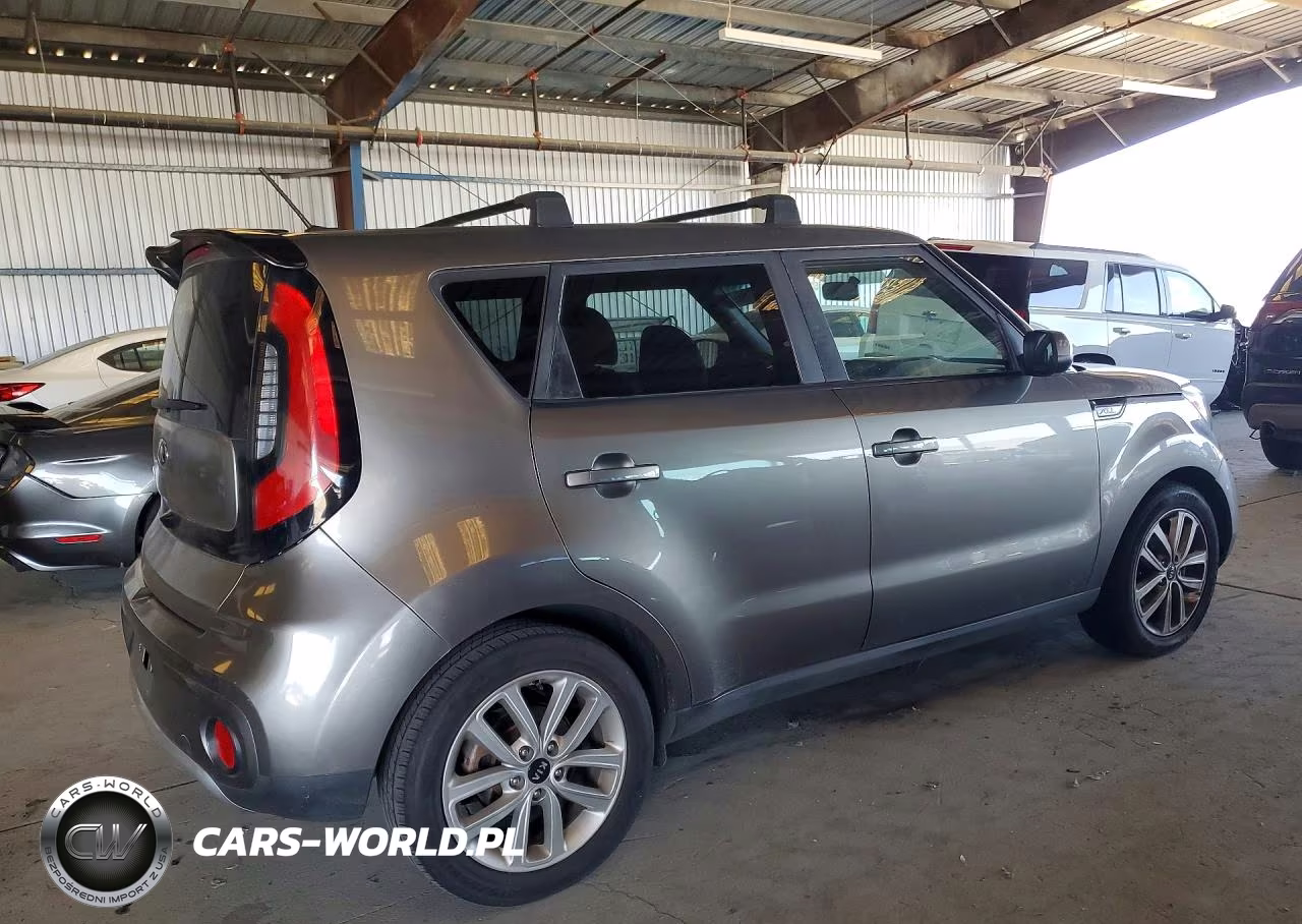 2018 Kia Soul + VIN:KNDJP3A54J7573861 - 3