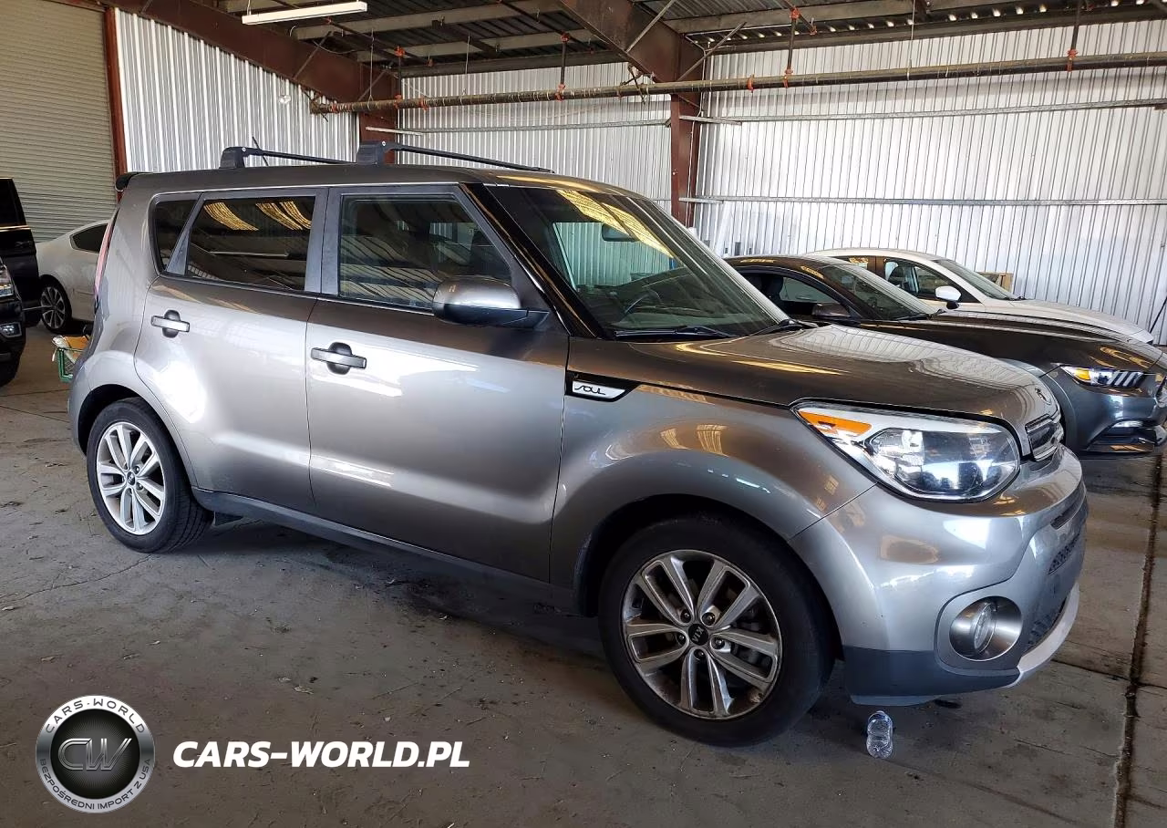 2018 Kia Soul + VIN:KNDJP3A54J7573861 - 4
