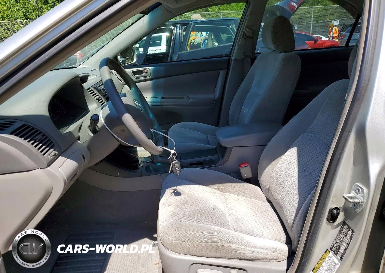 2004 Toyota Camry Le VIN:4T1BE32K54U879581 - 7