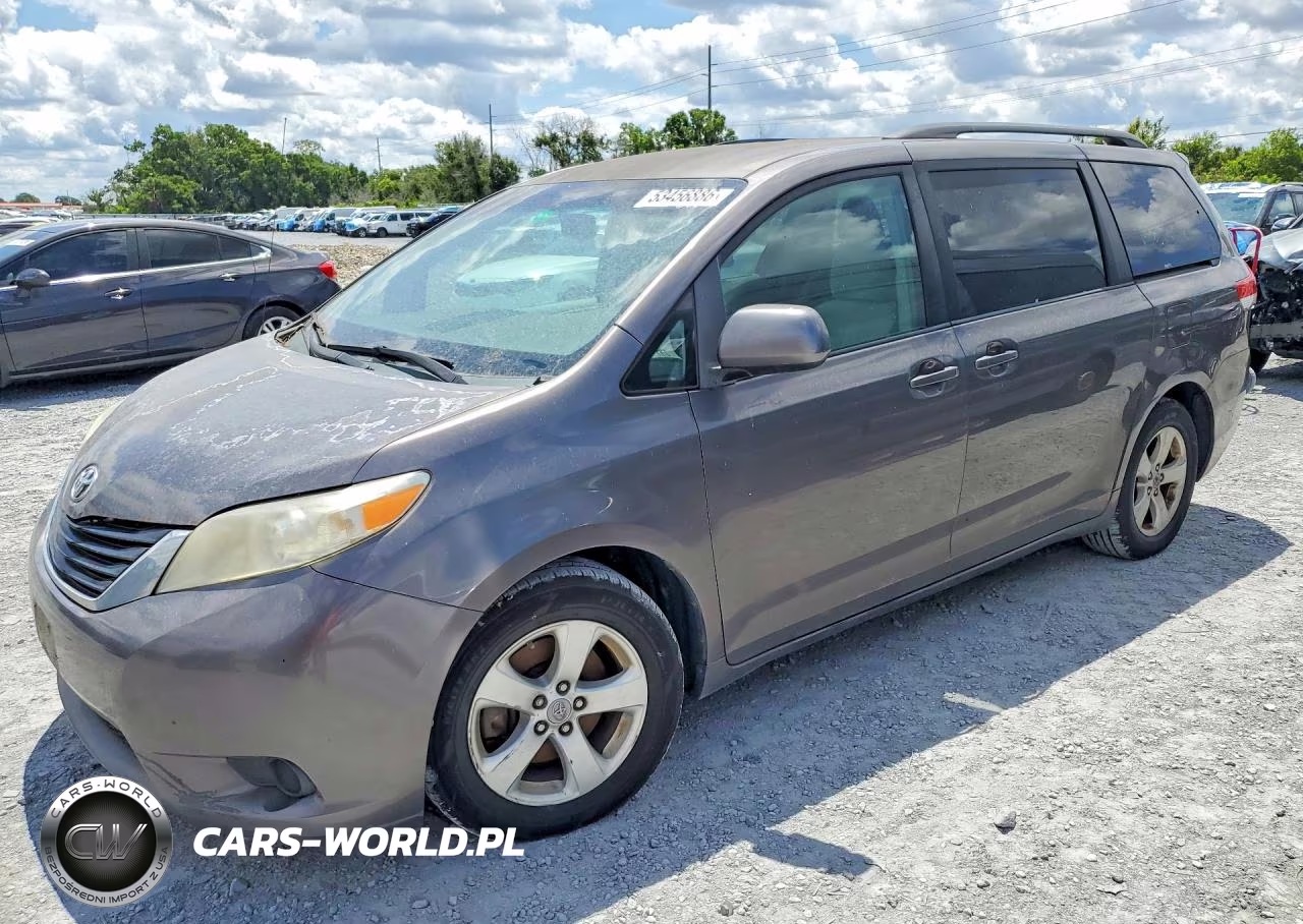 2011 Toyota Sienna Le