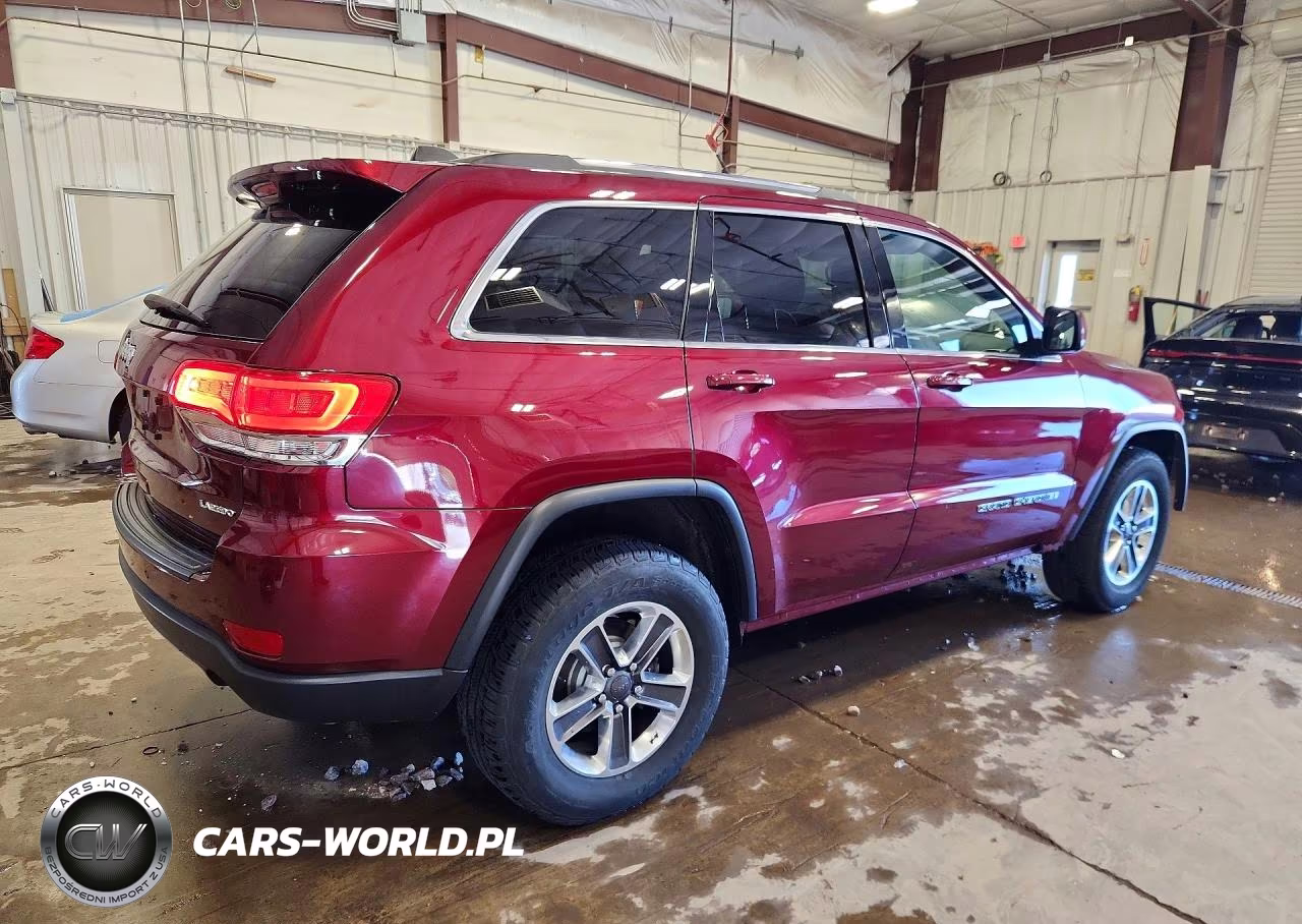 2017 Jeep Grand Cherokee Laredo VIN:1C4RJFAG7HC865335 - 3