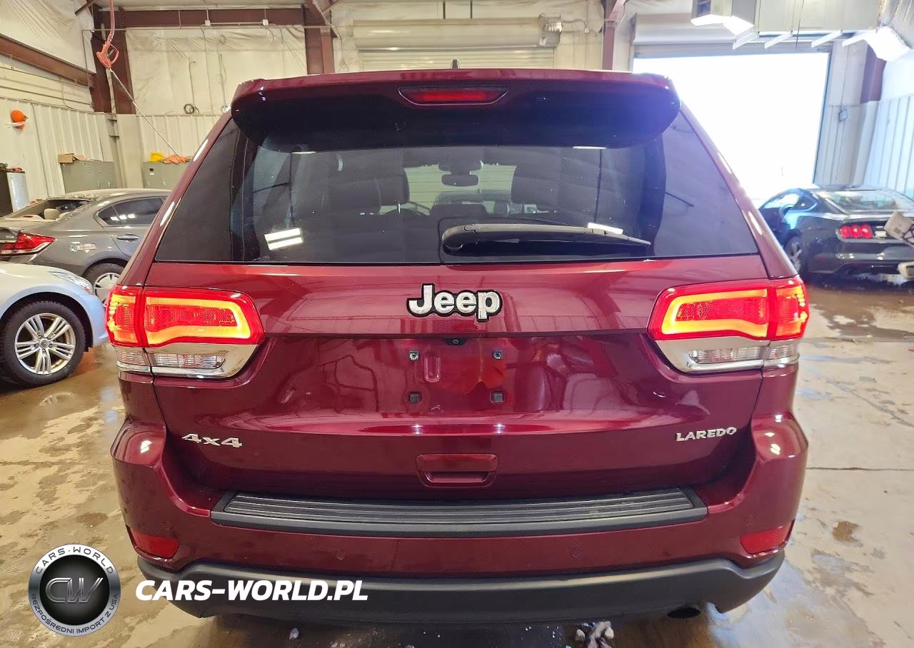 2017 Jeep Grand Cherokee Laredo VIN:1C4RJFAG7HC865335 - 6