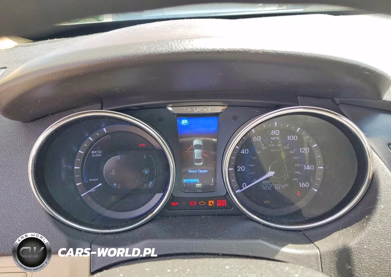 2015 Hyundai Sonata Hybrid Base VIN:KMHEC4A49FA125163 - 9