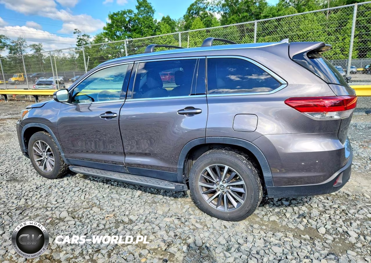 2019 Toyota Highlander Xle VIN:5TDKZRFH5KS324044 - 2