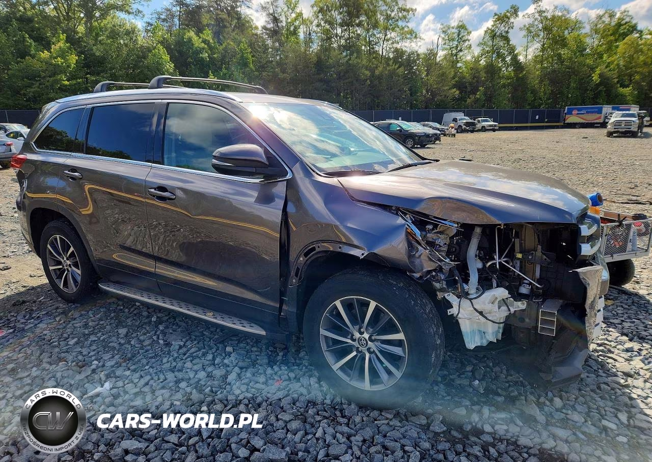 2019 Toyota Highlander Xle VIN:5TDKZRFH5KS324044 - 4
